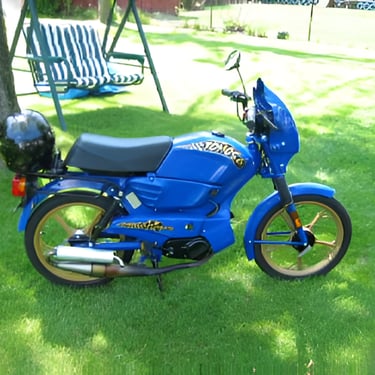 Pedal to the Past: The Timeless Allure of the 2002 Tomos Targa LX